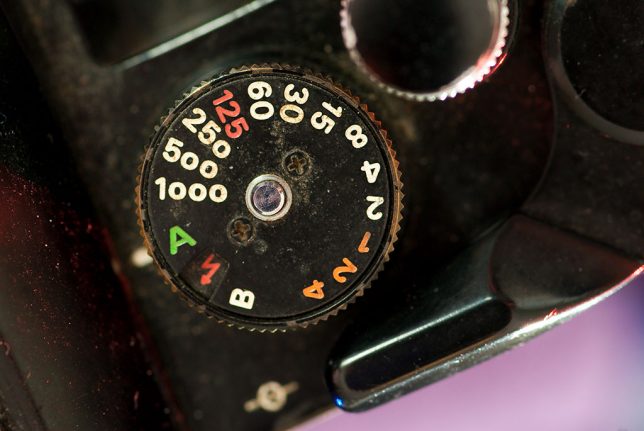 The shutter speed dial on the EL includes aperture-priority automatic. This feature was later quite common in many Nikon cameras, including the FE, which replaced the EL.