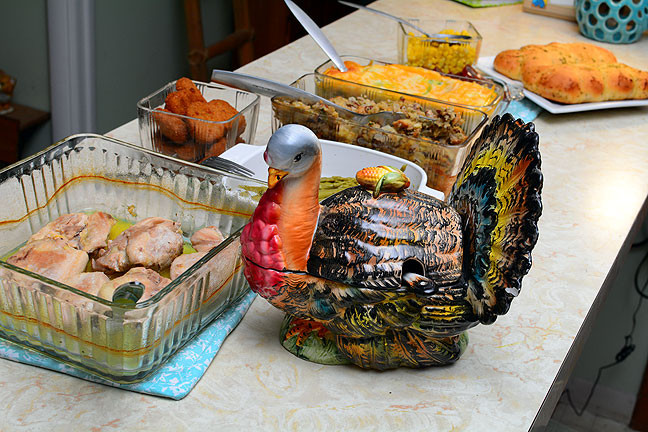 This is our modest buffet for today's enjoyable Thanksgiving meal.