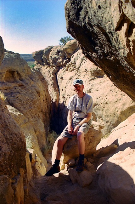 Your host pauses for a photo as he climbed the "crack" at the start of the Pueblo Alto Trail at Chaco Canyon.
