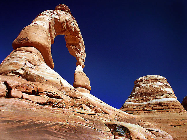 This view is from below Delicate Arch to the south; a few steps farther is a 300-foot sheer cliff.