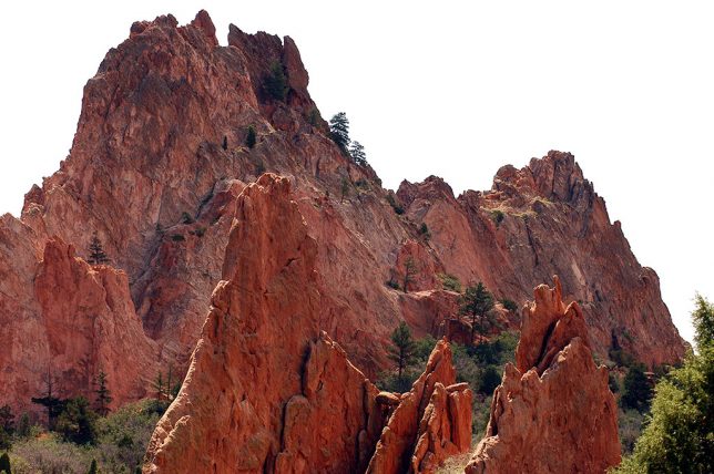 The light varied between blue sky and cloudy sky during my stroll at Garden of the Gods.