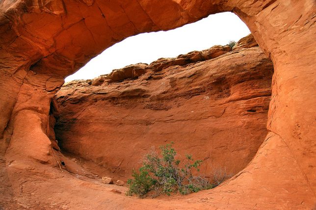 Tapestry Arch is also on the Broken Arch-Sand Dune Arch loop.