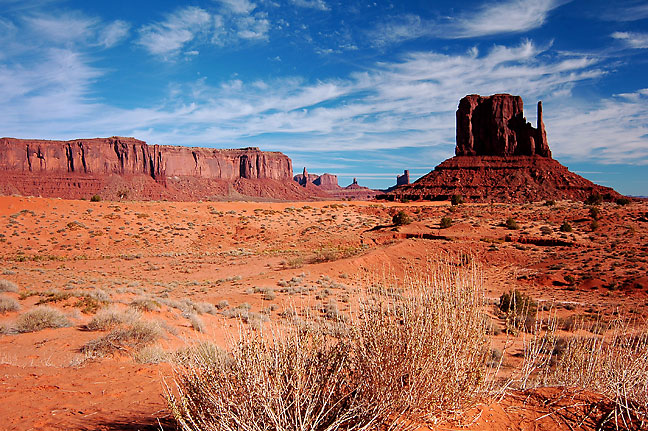 The cold, clear air meant a gorgeous sky above the mesas and butte of Monument Valley.