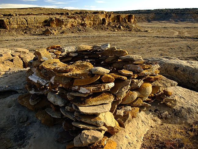 This trail cairn is near the start of the Chaco Overlook trail.