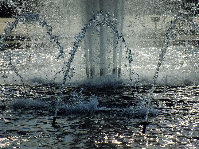 Another water shot: morning light graces the fountains of the World War II Memorial.