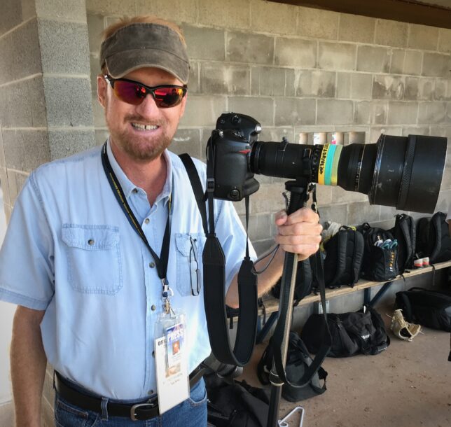 This is me holding my ancient Nikkor 400mm f/3.5 on my also-ancient Nikon D3. It turns out that the three of us are a great combination.
