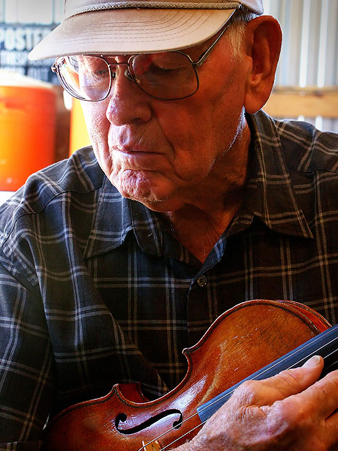 Hershel Shoffner and his Fiddle